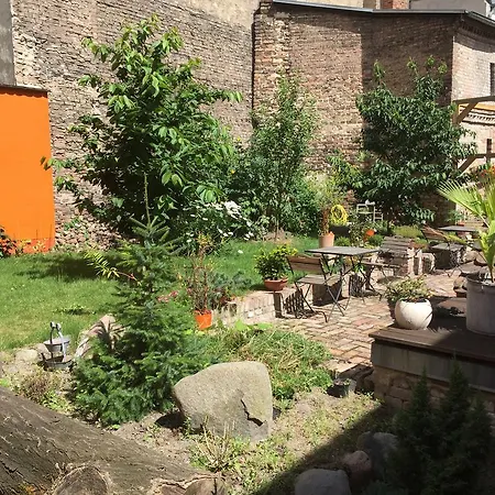 Rathaus-pension 1685 *