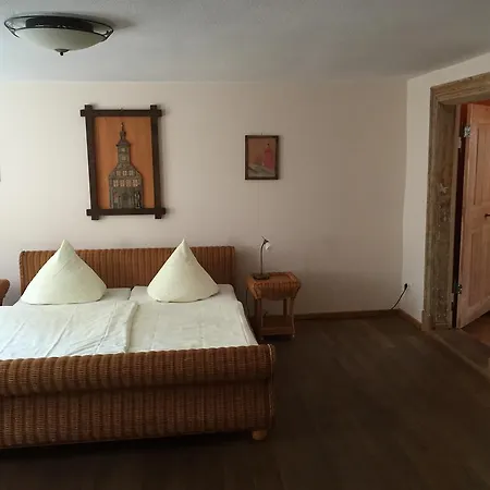 게스트하우스 Rathaus-pension 1685 *
