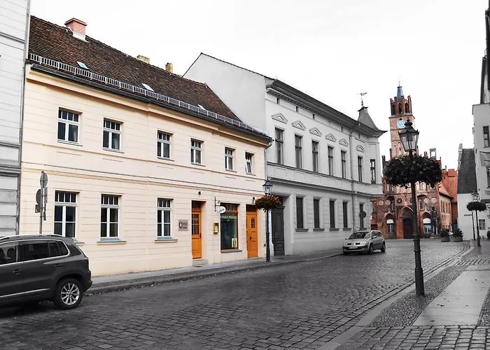 Rathaus-pension 1685 بيت ضيافة *